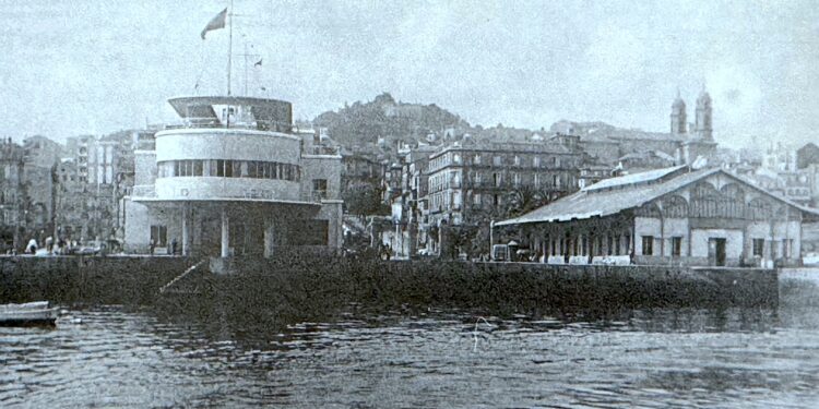 El Club Náutico de Vigo desde el mar