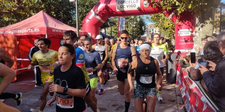 El pelotón del ‘Eu Móvome’ llena Bouzas de solidaridad