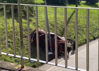 Aparatoso accidente con una persona atrapada en Vigo