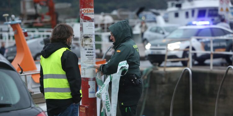 Posible caso de violencia machista en Moaña: los testigos dicen que el coche aceleró antes de caer al mar
