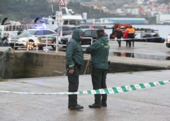 Posible caso de violencia machista en Moaña: los testigos dicen que el coche aceleró antes de caer al mar