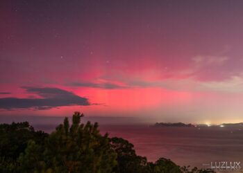 Un espectáculo único: las islas de los Dioses bajo la aurora boreal