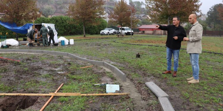 Se inician las obras para que O Porriño tenga un nuevo parque infantil