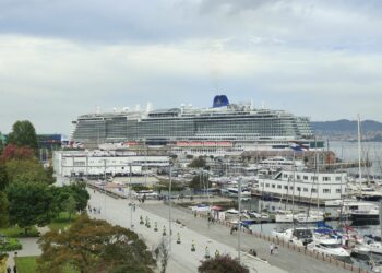 Estreno del ‘Arvia’ en Vigo: uno de los cruceros más grandes del mundo