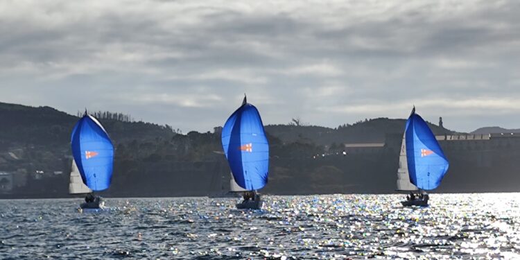 El Trofeo Loterías y Apuestas del Estado surca la Ría de Vigo