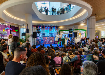 Evento familiar en el Gran Vía de Vigo para celebrar Halloween