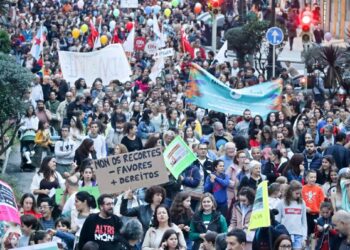 Vigo tiene más especialistas que el año pasado «pese a la bajada de matrícula», asegura la Xunta