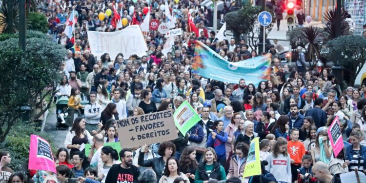 Vigo tiene más especialistas que el año pasado «pese a la bajada de matrícula», asegura la Xunta