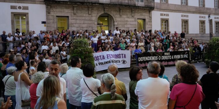 La joven quemada por su expareja despierta tras un mes en coma