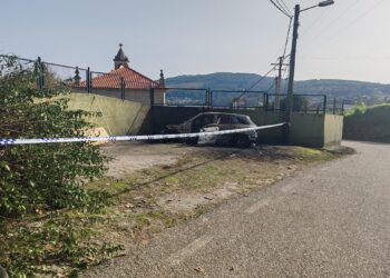 Susto en Valladares tras el incendio de un coche