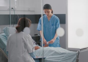 Caballero, sobre el traslado de pacientes oncológicos a Ourense: «Es intolerable»
