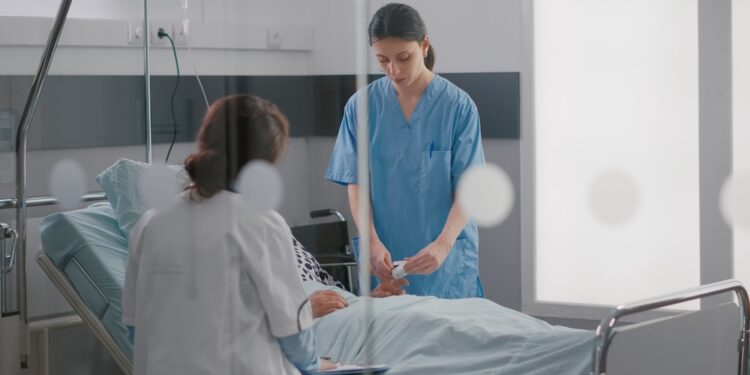 Caballero, sobre el traslado de pacientes oncológicos a Ourense: «Es intolerable»