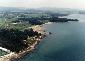 Hallan el cuerpo de una mujer flotando en el mar en Cambados