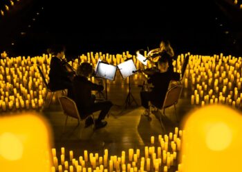Original iniciativa en la Navidad de Vigo: villancicos a la luz de miles de velas