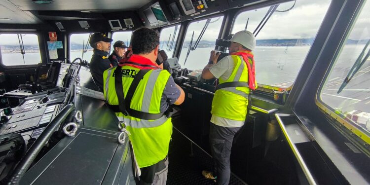 Los verdaderos «colosos» del Puerto de Vigo saltan a la televisión
