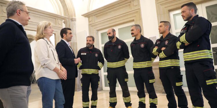 Bomberos en Valencia: «Al llegar allí nos dimos cuenta de que era una zona de guerra»