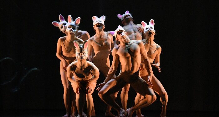 MOMIX presenta Alice en Vigo