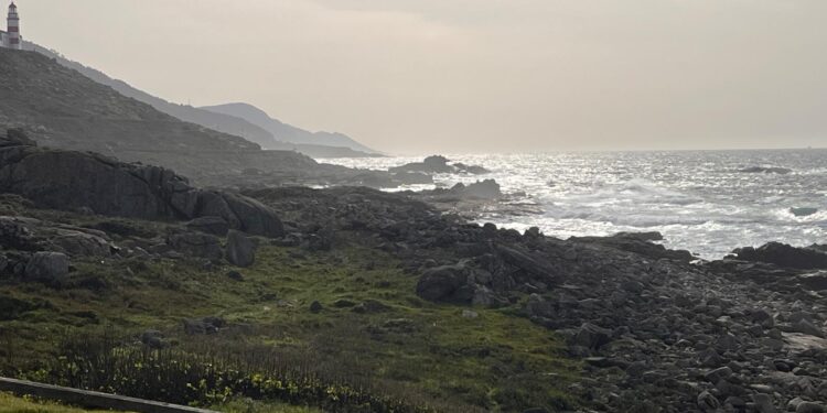 Así suena la alerta naranja en las Rías Baixas: vendaval antes de la llegada de la borrasca Bert