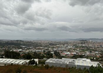 Borrasca Bert en Vigo con rachas de 73 km/h y temperaturas de 23 grados antes de la lluvia