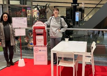 Luces de colores para iluminar las fiestas de los pacientes de cáncer