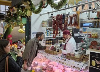 Iván Mariñas, concursante de MasterChef, visita el Mercado do Calvario