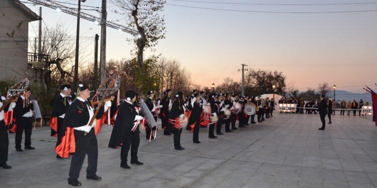 Beade se llena de música y tradición con el III Encuentro de Rondallas