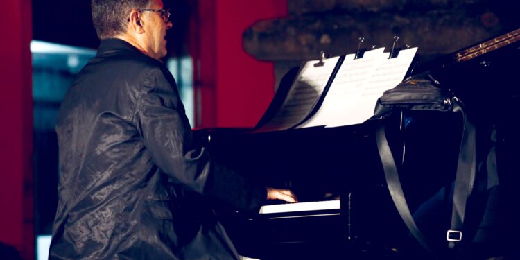 Arranca el festival de jazz y música clásica con el mestizaje de un pianista de excepción