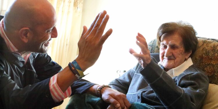 A avoa do Porriño, Bienvenida Lorenzo, cumple anos