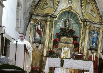 Aumenta la presión vecinal contra el cura de San Miguel de Oia