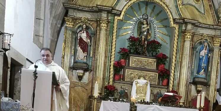 Aumenta la presión vecinal contra el cura de San Miguel de Oia