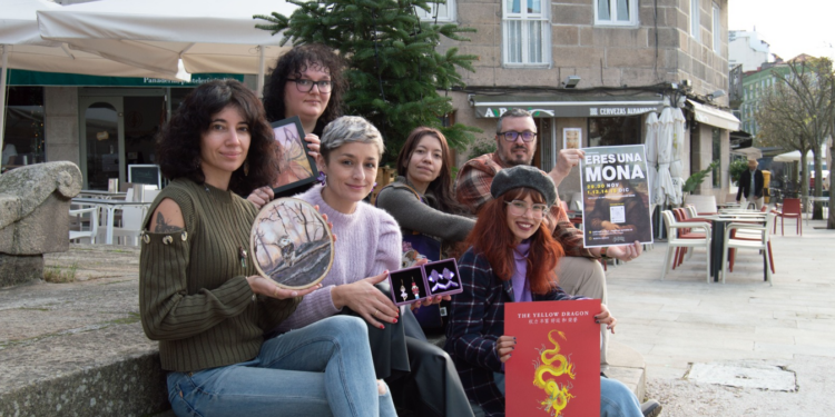 El mercado MONA convierte el Paseo de Alfonso en una galería de arte