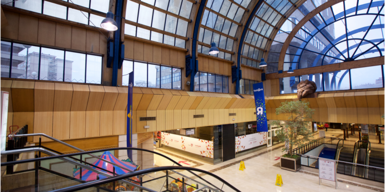 La Navidad llega a Camelias con un Outlet Solidario muy especial