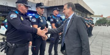 De camino a Valencia los diez policías locales de Vigo que ayudarán en las tareas de rescate