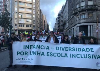«No nos queda otra», el grito ahogado de las familias de Vigo que vuelven a la calle para exigir profesores