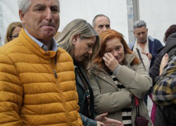 Un doloroso minuto de silencio en memoria de Estela