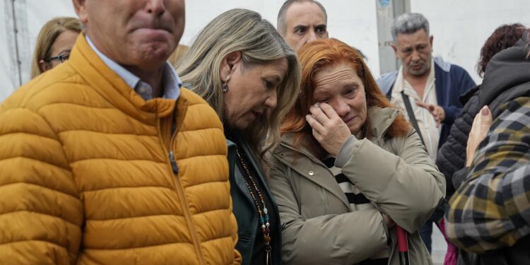 Un doloroso minuto de silencio en memoria de Estela