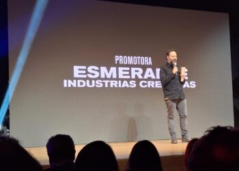 La viguesa Esmerarte recibe el galardón a la mejor promotora en los premios AUPA!