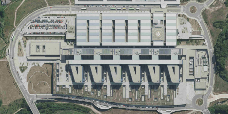 Los exconselleiros de Sanidade justifican el modelo del Cunqueiro pese al sobrecoste de 470 millones