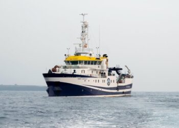 Un buque oceanográfico vigués parte hacia Valencia para ayudar en las tareas de búsqueda