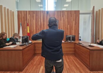El empresario acusado de acosar a una empleada asegura que ella lo besó