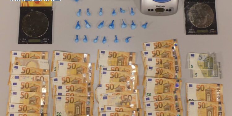Un detenido tras caer un punto de venta de droga al por menor en Vigo