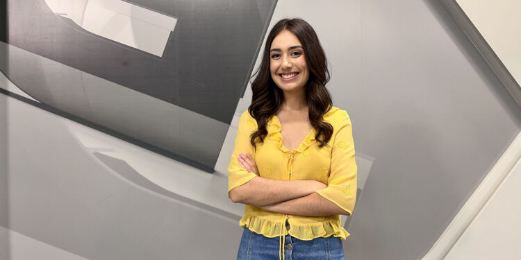 Una ‘influencer’ gallega recala en Vigo para mostrar su experiencia en redes