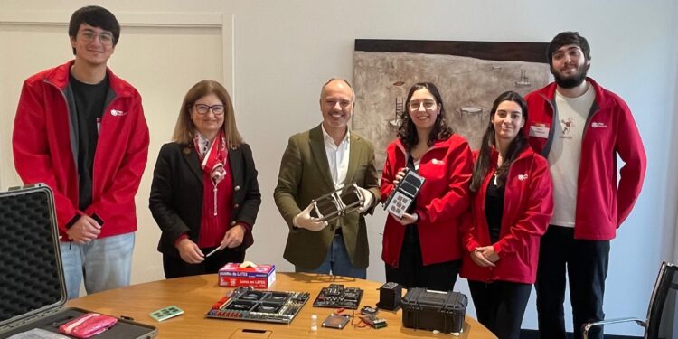 UVigo SpaceLab alcanza el diseño final del satélite BIXO