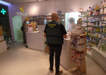 Arrestados un vecino de Nigrán y un preso de permiso por tres atracos a dos farmacias y un estanco