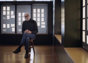 Juan de la Colina explora la bilateralidad en su nueva exposición en Vigo