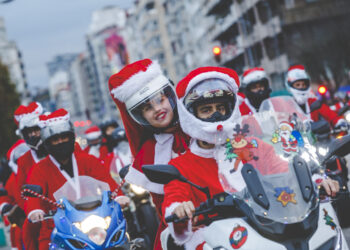 Papanoelada y Celta regalan alegrías: rojo y celeste para celebrar la Navidad de Vigo