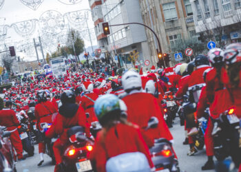 Papanoelada y Celta regalan alegrías: rojo y celeste para celebrar la Navidad de Vigo