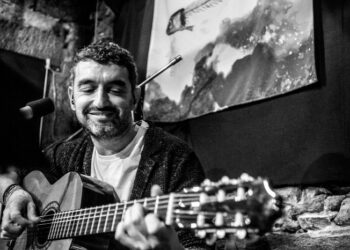 Mío Corvo aterriza en Vigo con su disco homónimo