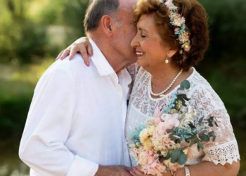 Jornada de emoción en Vigo para una veintena de matrimonios