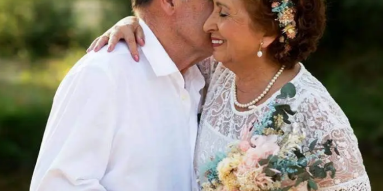 Jornada de emoción en Vigo para una veintena de matrimonios